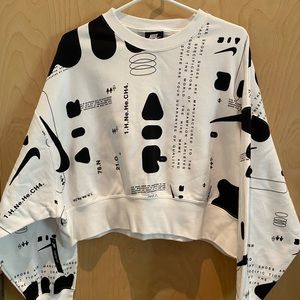 Nike Womens crop pullover sweatshirt